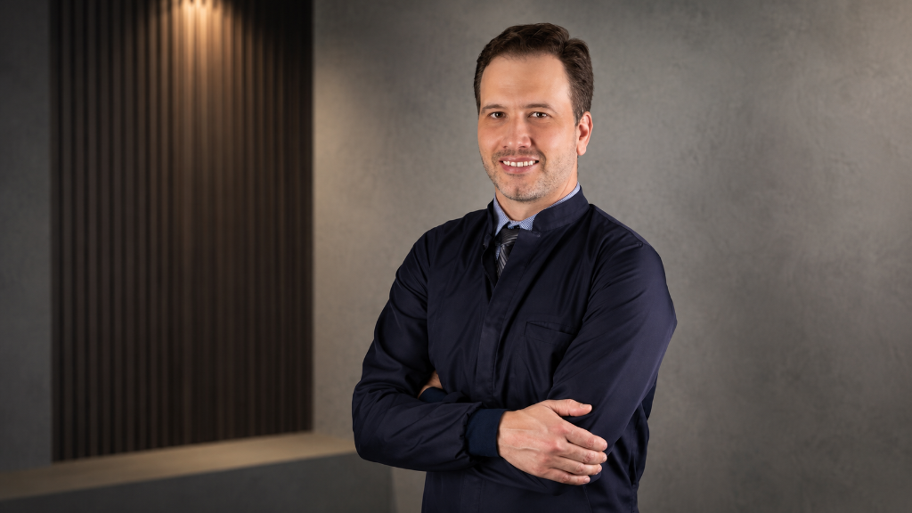 Dr. Bruno Alkmin Bossolani - Prótese Dentária e Reabilitação Oral